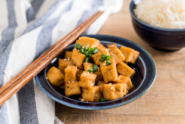 Crunchy Fried Tofu with Sesame: A Flavorful Delight Made with Fukuro Cookware